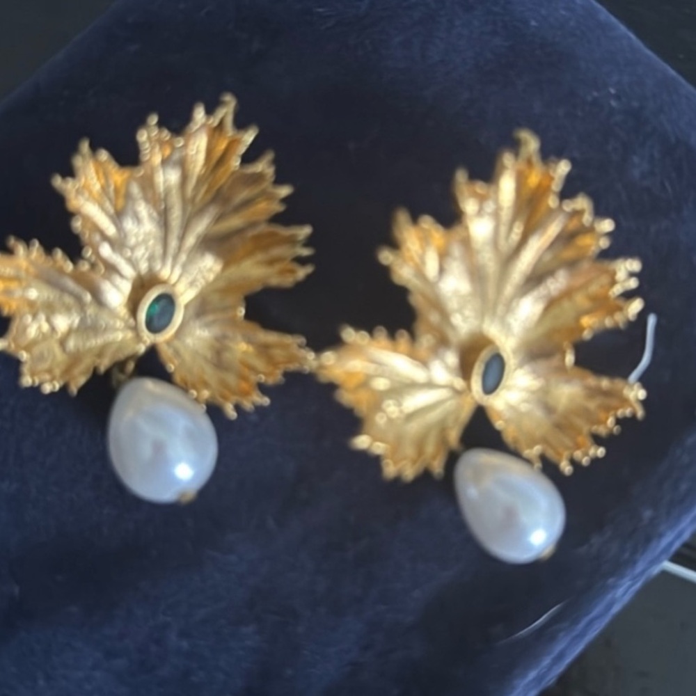 Beautiful earing,